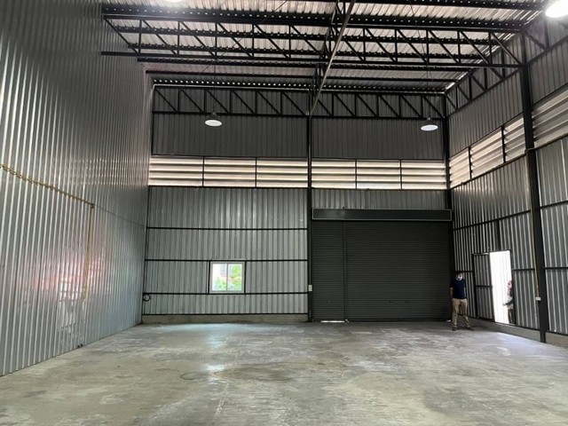 ให้เช่าโกดัง ถนนเทพารักษ์ ก.ม11  บางพลี สมุทรปราการ Tel.0936785948