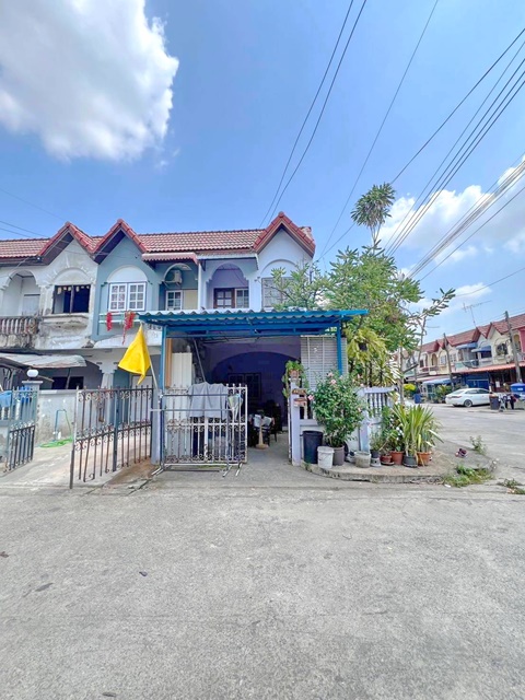 ม.อีสเทิร์นเอเชีย  4.4 กม.ตลาดชัชวาล คลอง7 2 กม. ขายบ้านห้วมุม 2 ชั้น  23 ตารางวา 102 ตรม.  ศูนย์กระจายสินค้า โลตัส ลำลูกกา