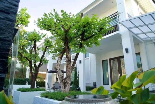 ให้เช่าบ้านเดี่ยวหรู 2 ชั้น 130 ตรว. 4-6 ห้องนอน โครงการเพอร์เฟค มาสเตอร์พีซ สุขุมวิท 77 ใกล้สนามบินสุวรรณภูมิติดต่อ:: ฐิติพรรณ (ตุ่น) โทร/ID Line:: 0942823961Line:: https://line.me/ti/p/3xFA1An8Kcบ้านเดี่ยวหรู 2 ชั้น โครงการเพอร์เฟค มาสเตอร์พีซ สุขุมวิท 77 ใกล้สนามบินสุวรรณภูมิเนื้อที่ 130 ตรว.พื้นที่ใช้สอย 525 ตรม.4 ห้องนอน ( ปรับเปลี่ยนได้ตามใจผู้เช่า 4-6 ห้องนอน ฟรีไม่มีค่าใช้จ่ายเพิ่มเติม)5 ห้องน้ำชั้น 11 ห้อง