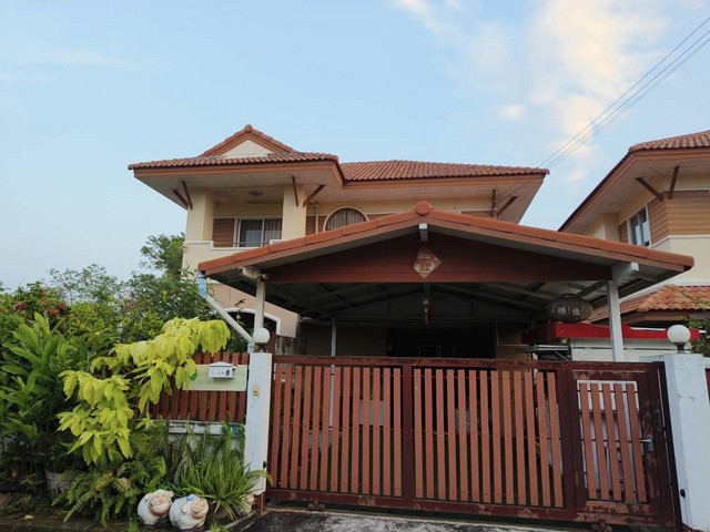 บ้านเดี่ยว​2​ ชั้นหลังใหญ่​????​ม.แกรนด์​ชล​วิลเลจ????ซอยบ้านสวน   ถนนชลบุรี​-บ้านบึง????บน​เนื้อที่​ 56​ ตรว​ หัวมุม 3ห้องนอน​ 2​ ห้องน้ำ​  2ที่จอดรถ1​ห้องโถง​ 1​ ห้องออกกำลังกาย????บ้านต่อเติม​พร้อมอยู่????ตัวบ้านร่มรื่น​น่าอยู่​????ถนนกว้่างจอดรถหน้าบ้านได้เพียง​  3.8  ลบ‼️​ลดพิเศษ​เหลือเพียง​ 3.5​ ลบ????สถานที่ใกล้เคียง????????​ใกล้มอเตอร์​เวย์????ใกล้โรงเรียน​สารสาสน์​ชลบุรี????