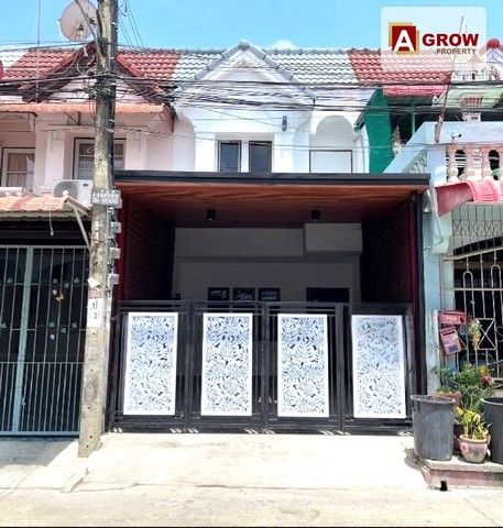 ม. วิวัฒน์โฮม แพรกษา-บางปู40  ทำเลดีใกล้รถไฟฟ้าสถานีแพรกษา รีโนเวทใหม่พร้อมเข้าอยู่ที่ตั้ง : ซ.เทศบาลบางปู40 ถ.แพรกษา ต.บางเมือง อ.เมืองสมุทรปราการ จ.สมุทรปราการ 10280รหัสทรัพย์ : AGT00598ราคาขาย : 1,850,000 บาทรายละเอียด :- ทาวน์เฮ้าส์ 2 ชั้น - พื้นที่ 19 ตร.ว.- 3 ห้องนอน - 1 ห้องอเนกประสงค์ (ชั้นล่าง)- 2 ห้องน้ำ - 1 ห้องโถง - 1 ห้องครัว - 1 จอดรถในบ้าน จุดเด่น :- บ้านรีโนเวทใหม่ พร้อมอยู่ ทำสีใหม่ภา