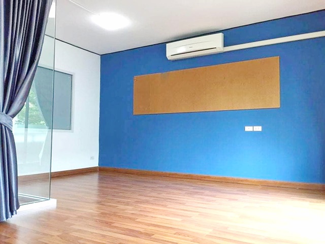 ใหญ่!  ให้เช่า APLหัวหมาก3 กม. MRT ศรีอ่อนนุช ไม่เคยอยู่ สุขุมวิท77 โฮมออฟฟิศพรีเมี่ยม 4 ชั้น  ติดถนนใหญ่ 25ตร.ว. 235 ตร.ม. 8แอร์ 6นอน 5น้ำ