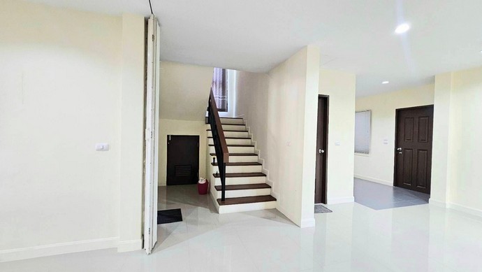 EPL-HS1292 ขายบ้านเดี่ยว 2 ชั้น  ถ.นิมิตใหม่  หมู่บ้านฟอเรสต้า ซอยนิมิตใหม่ 40 เนื้อที่ 50 ตร.ว. พื้นที่ใช่สอย160 ตร.ม. ขนาด 3 ห้องนอน