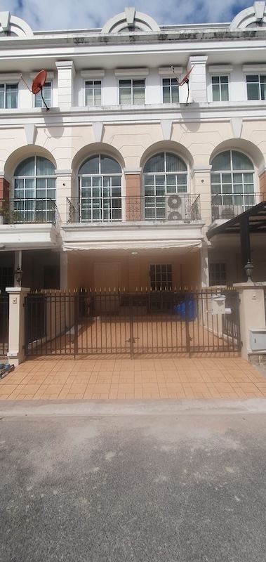 BS836 ขายทาวเฮ้าส์ 3 ชั้น ม. พลัสซิตี้พาร์ค แสนสิริ @พระรามเก้า หัวหมาก 23 ถ. กรุงเทพกรีฑาตัดใหม่ ใกล้ The Nine