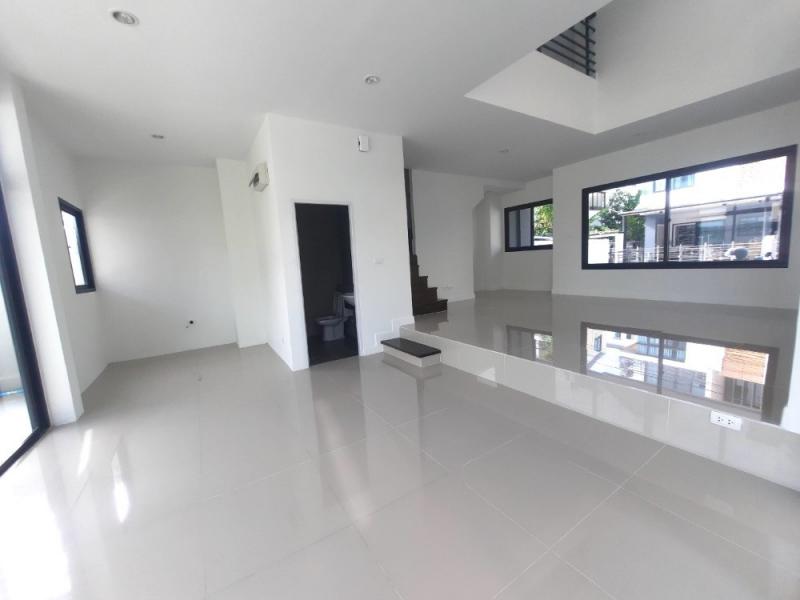 ให้เช่าบ้านแฝดใหม่ ในโครงการเวอรีเดียน ราชพฤกษ์ 5 ห้องนอน 4 ห้องน้ำ