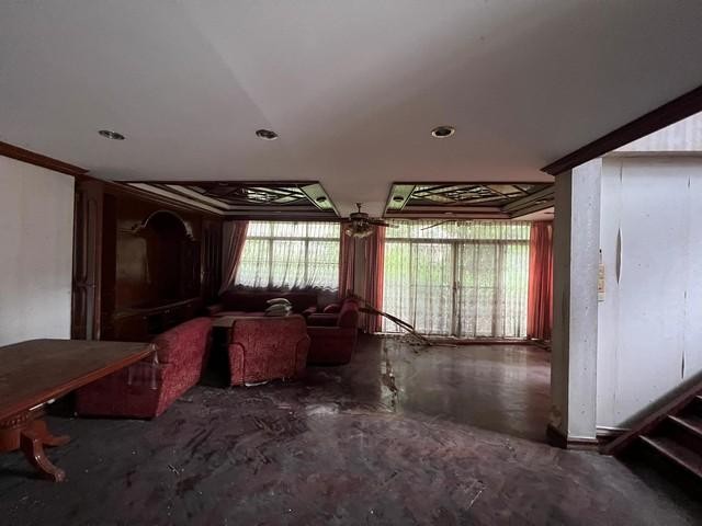 C4583 ให้เช่าบ้าน 2 ชั้น ซอยสุขุมวิท 26 ย่านสุขุมวิท ใกล้ BTS พร้อมพงษ์, EmQuartier, Emporium