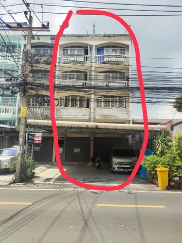 ขายอาคารพาณิชย์ 4 ชั้นครึ่ง มีดาดฟ้า 2 คูหา แบ่งเป็นห้องเช่า เต็มทุกชั้น