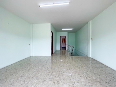 อาคารพาณิชย์ 3 ชั้น ใกล้หาดแม่น้ำ สำหรับทำธุรกิจ ต.แม่น้ำ อ.เกาะสมุย จ.สุราษฏร์ฯ