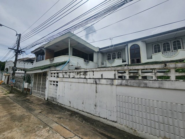 ขายบ้านเดี่ยว บางนา กม2 ใกล้ไบเทค บางนา 112 ตารางวา หน้ากว้าง สวย บรรยากาศดี ด่วนสนใจติดต่อ 061-624-7988.ต้องการขายบ้านเดี่ยว ขนาด 112 ตารางวาหน้ากว้าง 26*17 เมตรตัวบ้านขายตามสภาพ เหมาะสำหรับปรับปรุงหรือต้องการสร้างใหม่ .สภาพแวดล้อมดี เป็นบ้านเดี่ยวโดยรอบใกล้ถนนบางนาตราด แค่ 500 เมตรถนนหน้าบ้านกว้าง เป็นซอยเดินรถทางเดียว ไม่วุ่นวาย ไม่มีปัญหาที่จอดรถมี รปภ. 24 ชม..สถานที่