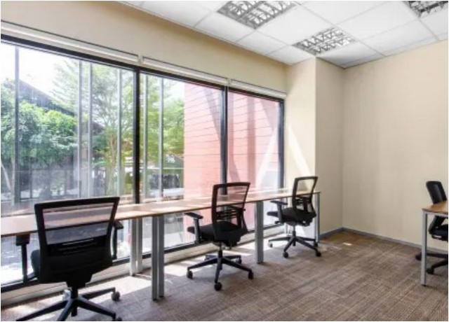 ออฟฟิศให้เช่า เชียงใหม่ ตกแต่งพร้อมใช้ ไอคอมปาร์ค บิซิเนสเซ็นเตอร์