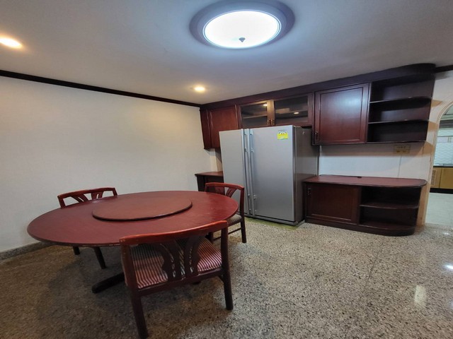 ให้เช่าทาวน์โฮม 3 ชั้น 3 ห้องนอน รัชดาซอย 3 รีโนเวทใหม่ทั้งหลัง ใกล้สถานฑูตจีน ย่าน CBD ใกล้ MRT พระราม9 เหมาะอยู่อาศัย หรือ Home Office