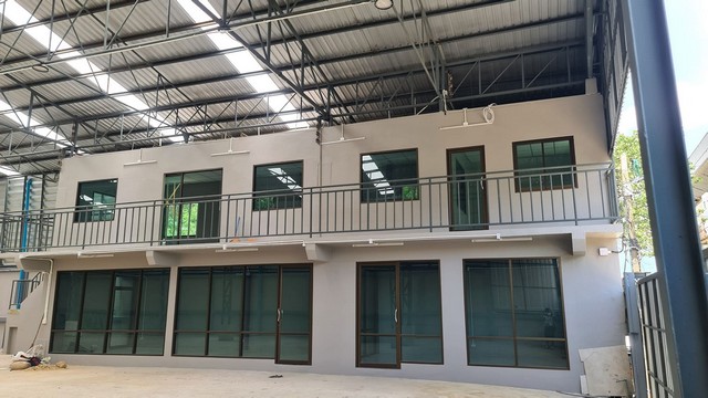 ให้เช่าโกดัง พร้อมออฟฟิส 2 ชั้น ถ.เทพารักษ์ กม.2  อ.เมือง  สมุทรปราการ