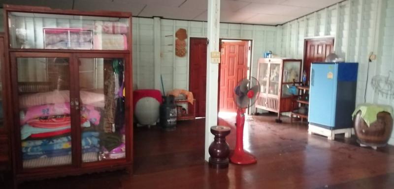 ขายบ้านพร้อมที่ดิน  อำเภอสามง่ามจังหวัดพิจิตร  เนื้อที่ 1 งาน 36 ตารางวา พร้อมบ้าน 2 หลัง