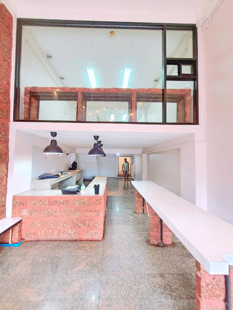 รถไฟฟ้าสีน้ำเงิน จรัญ พระราม 8  ติดถนนใหญ่ ให้เช่าอาคาร โชว์รูม 4 ชั้นครึ่ง บางพลัด จรัญ61-70 ตกแต่งแล้ว 20 ตรว. 300 ตรม.