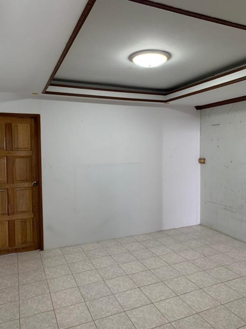 โลตัส Makro สมุทรสงคราม ถนนเอกชัย ให้เช่า อาคารพาณิชย์ 3.5 ชั้น สำนักงาน 23ตรว.  290 ตรม. มี 4นอน 3น้ำ 4โถง เคาน์เตอร์ครัว ตลาดร่มหุบ