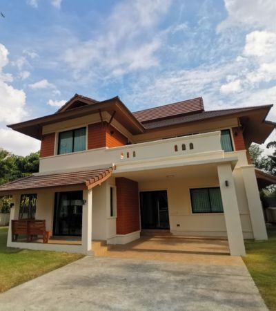 ติดต่อ หลิน 088 598 6998 Line ID: positive.agNEW HOME ขาย 16,140,000 บาท บ้านเดี่ยว 2 ชั้น หลังใหม่ในโครงการ ร้อยจันทร์ เนสท์ (Roychan Nest)สไตล์ล้านนา ลากกระเป๋าเข้าอยู่ได้เลยเครื่องใช้ไฟฟ้าครบ เฟอร์นิเจอร์ครบ ต.หนองควาย อ.หางดง จ.เชียงใหม่.4 ห้องนอน 5 ห้องน้ำพื้นที่ทั้งหมด 190 ตร.ว.พื้นที่ใช้สอย 257 ตร.ม. Clubhouse มีสระว่ายน้ำ, รภป. 24 ชม., หมู่บ้านเงียบสงบ.สถานที่ใกล้เคียง- ตลาดสดสันป่าสัก 3 นาที- กาดฝรั่งวิลเลจ 6 นาท