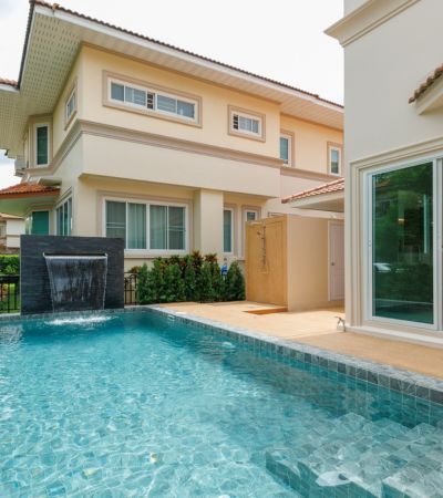 บ้านพูลวิลล่า ในหมู่บ้านดิโอเรียนทอล รีเจ้นท์ ใกล้ รร.นานาชาติ ABS Unity ACIS 