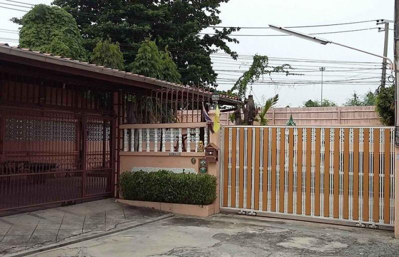 ให้เช่าบ้านเดี่ยว 2 ชั้น 5 นอน 3 นำ้ จอดรถในบ้าน 5 คัน นอกบ้าน 3 คัน 200 ตรม 100 ตรว เหมาะสำหรับ ทำ home office