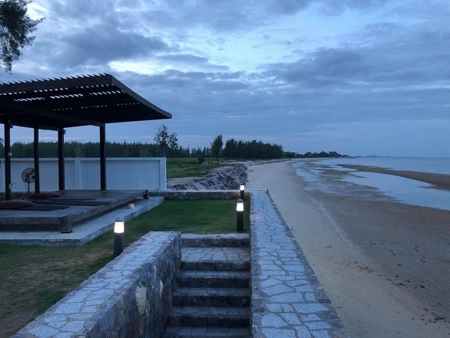 ขายบ้านพักตากอากาศติดทะเลส่วนตัว โครงการหมู่บ้านหรรษาคาชัวร์รีน่า จังหวัดเพชรบุรี