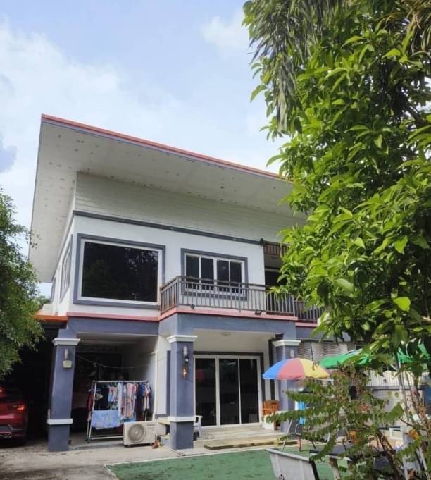 ขายด่วน ต่ำกว่าราคาประเมิน 2.25 ล.เท่านั้น 86.6 ตรว. บ้าน 2 ชั้น สารภี หนองผึ้ง บ้านเนื้อที่กว้างขวาง ซื้อรีโนเวทอยู่เองหรือปล่อยเช่าได้