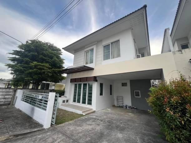 ให้เช่า 20,000 บาท/ขาย 42.1 ตรว. The Urbana 2 บ้านเดี่ยว 2 ชั้น หลังมุม กว้าง สงบ มีสวนหย่อม ใกล้สนามบิน พร้อมเข้าอยู่ เป็นส่วนตัว