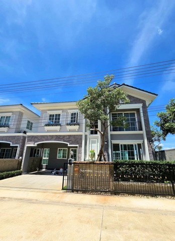 ให้เช่า บ้านเดี่ยว 2 ชัน เพรสทีจ ฟิวเจอร์ - รังสิต ที่ตั้ง: รังสิต-นครนายก ซอย15 ตำบล ประชาธิปัตย์ อำเภอธัญบุรี ประชาธิปัตย์ อำเภอธัญบุรี ปทุมธานี รายละเอียดบ้าน- 4 ห้องนอน - 3 ห้องน้ำ - 2 ที่จอด - เนื้อที่ 51 ตรว.- พื้นที่ใช้สอย155 ตรม. ส่วนกลาง- บรรยากาศเพื่อความสุข - ระบบรักษาความปลอดภัย 24 ชั่วโมง - คลับเฮาส์ส่วนกลาง พร้อมฟิตเนส - สระว่ายน้ำ - สนามเด็กเล่น - สวนพักผ่อนขนาดใหญ่