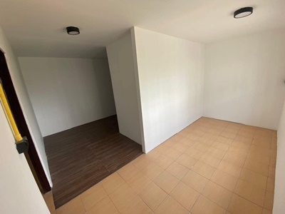 ขายบ้านด่วน หมู่บ้านคู่ขวัญหรรษา5 เพชรเกษม81 ถนนบางบอน5 อยู่ต้นซอยเข้า-ออกสะดวก จอดรถในบ้านได้ 2 คัน