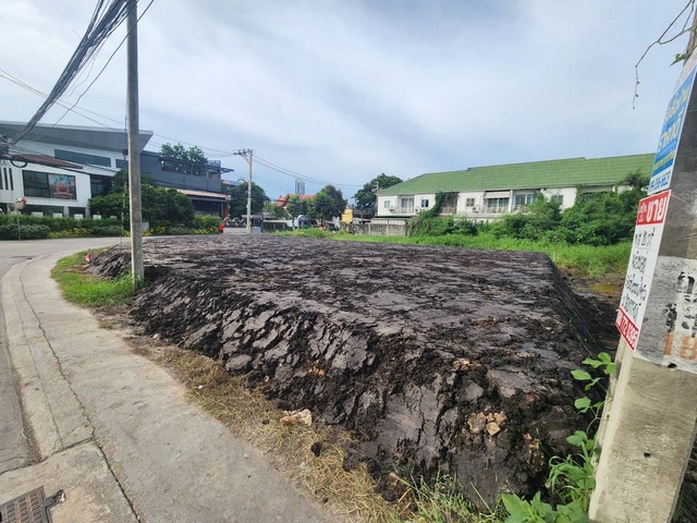 ขายที่ดินเปล่าถมแล้วอยู่ไทรม้า ห่างจากรถไฟฟ้า 2 กม. ติดถนนรัตนาธิเบศร์ ใกล้ราชพฤกษ์ ใกล้ห้าง ใกล้รพ.