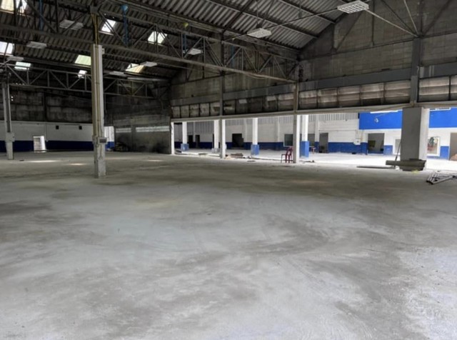 ให้เช่าโกดัง 1,200 ตารางเมตร  มีสำนักงานและ บ้านพักคนงาน อุดมสุข 51 