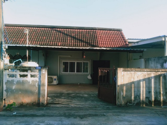 ขายทาวน์โฮม เนื้อที่ 41 ตร.วา  ซ.ตลาดใหม่13   ใกล้โรงเรียนเทศบาล5   สุราษฎร์ธานี   ZCP072