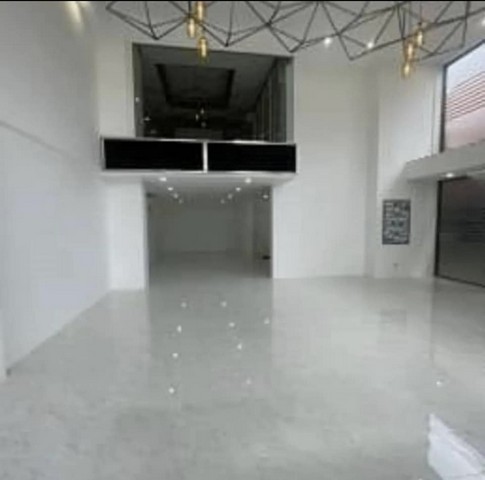 ขาย PREMIUM HOME OFFICEบนสุดยอดแห่งทำเลเลียบทางด่วนเอกมัยรามอินทรา ศรีวราทาวน์อินทาวน์ ห่างเอกมัยทองหล่อเพียง5นาที