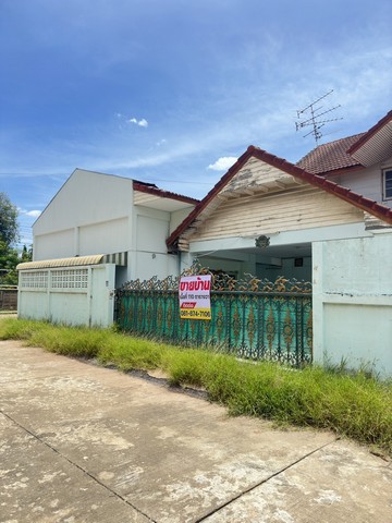 ขายบ้านเดี่ยวสองชั้นบ้านหลังหัวมุมอยู่หมู่บ้านมณฑลทิพย์โครงการติดถนนใหญ่พุทธมณฑลสาย 4 ซ. กระทุ่มล้ม 17