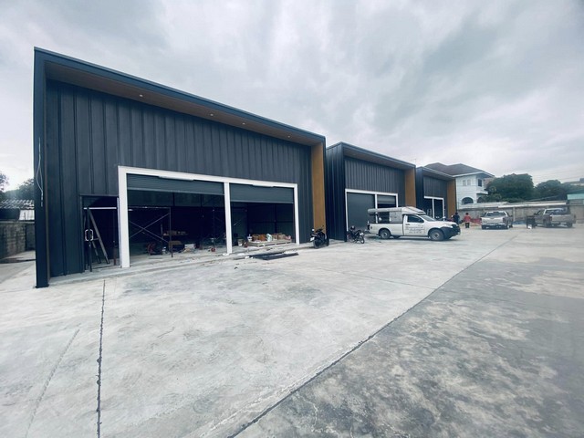 รหัสC6277 ให้เช่าโกดังขนาดเล็ก พื้นที่ 90 ตรม.และ 192ตรม. ย่านสวนหลวง พัฒนาการ อ่อนนุช ศรีนครินทร์**ให้เช่า**ราคาเช่า 28,000 บาท/เดือน (90ตรม.)ราคาเช่า 57,500  บาท/เดือน (192ตรม.) (ประกัน2 ล่วงหน้า1 สัญญา 3ปี)โทร : 095-823 9789 คิทLine id : candy.456Line Add Friend : https://line.me/ti/p/rHhjrvhm_zโทร : 091-782 8924 ต้นLine : seng.456Line Add Friend : https://line.me/ti/p/iHsUxP2Iโกดังขนาดเล็ก ย่านสวนหลวง พัฒนาการ อ่อนนุช ศรีนครินทร์พื้นที่ 90 ตรม. และ 192 ตรม. การกเดินทางสะดวก เข้า-ออก ได้หลา