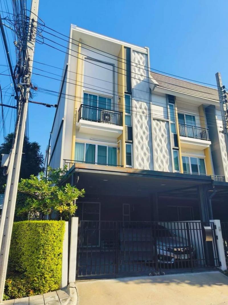 ขายทาวน์โฮม 3 ชั้น โครงการฟลอร่า ติวานนท์ หลังมุม ติดถนนเลี่ยงเมืองนนทบุรี ใกล้เซ็นทรัล รัตนาธิเบศร์