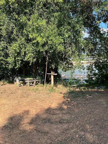 ขายที่ดินติดแม่น้ำ แควน้อย จังหวัดกาญจนบุรี เนื้อที่ดิน จำนวน 4ไร่กว่า รวมที่งอก 5ไร่กว่า