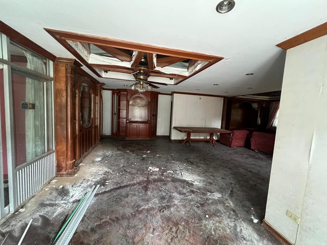 ให้เช่าบ้าน 2 ชั้น เนื้อที่ 100 ตรว. ซอยสุขุมวิท 26 เหมาะรีโนเวทเพื่อทำกิจการหรือธุรกิจ ทำเลดีย่านธุรกิจ ใกล้ BTS พร้อมพงษ์, EmQuartier