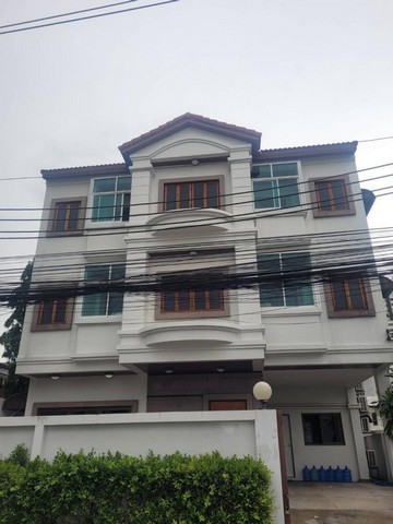 PO931 ให้เช่า บ้านซอยเอกมัย 12 ซอยปรีดีย์ 31 ใจกลางเมือง ใกล้โรงเรียนนานาชาติ Adventist Ekamai