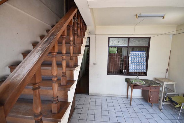 อาคารพาณิชย์ 4 ชั้น ราคาพิเศษ ทำเลทอง ใกล้ BTS อนุสาวรีย์ชัยฯ