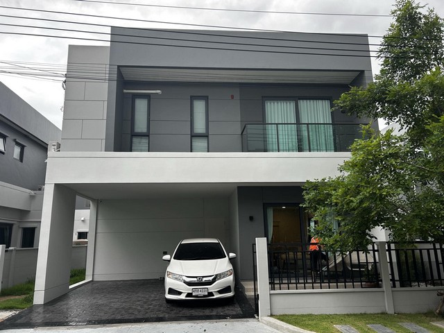 HR1738ให้เช่าบ้านเดี่ยว 2 ชั้น โครงการเซนโทร บางนา เฟอร์ครบพร้อมอยู่ เดินทางสะดวกใกล้ทางด่วนให้เช่า 75,000บาท ต่อเดือนติดต่อ : คุณพร 0938091444 (เบอร์นี้แอดไลน์ได้คะ),โทร 0939833259ID Line : henghengpaulaรหัสประกาศ HR1738HR1738ให้เช่าบ้านเดี่ยว 2 ชั้น โครงการเซนโทร บางนา เฟอร์ครบพร้อมอยู่ เดินทางสะดวกใกล้ทางด่วน50 ตร.ว. พื้นที่ใช้สอย 190 ตร.ม. 4 ห้องนอน 4 ห้องน้ำ เฟอร์นิเจอร์ครบพร้อมอยู่มีเครื่องล้างจานเค