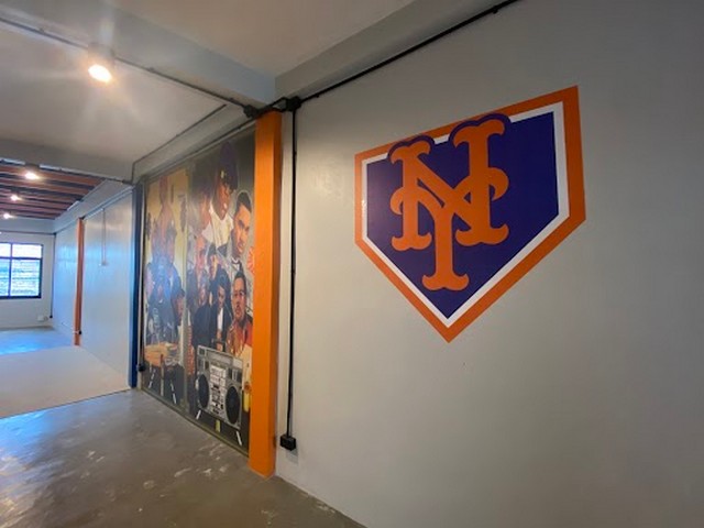 EPL-BR1162 ให้เช่าอาคารพาณิชย์ 3 ชั้น + 1 ชั้นลอย  ติดถนนพระราม 4 แยกกล้วยน้ำไท  มี 3 ห้องน้ำ พื้นที่ใช้สอย  180 ตรม. มีดาดฟ้า