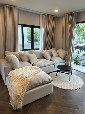 ให้เช่าบ้านเดี่ยว  ถนนทางคู่ขนานกาญจนาภิเษก โครงการเซนโทร บางนา 50 ตร.ว. พื้นที่ใช้สอย 190 ตร.ม. 4 ห้องนอน 4 ห้องน้ำ  เฟอร์ครบพร้อมอยู่