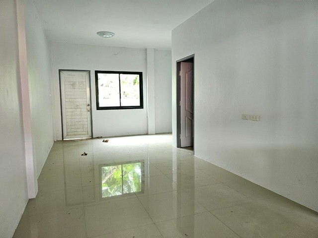 ขายบ้านดี บ้านดีบ้านสวยชลบุรีราคาถูก ขายทาวน์โฮมคู่​  2​ หลัง หมู่บ้านบัวแก้ว