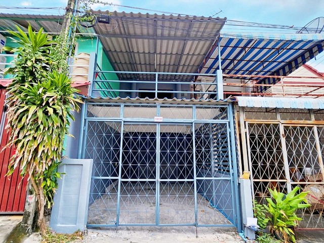 #ขายบ้านดี บ้านสวยชลบุรี บ้านรัชกรโฮม 1 อ่างศิลาซอย 19 ชลบุรี#ขายทาวน์เฮาส์สองชั้น ราคาถูกบน​เนื้อที่​   18​  ตรว​   2​ น​อนกว้างมาก 2​ ห้องน้ำ​ พร้อมระเบียงชั้นบน​กว้างๆๆ  ????เพียง​   1.45​    ลบ​ เท่านั้นฟรีโอน​   ฟรีจำนอง​  ฟรียื่นกู้????ทำเลดี ใจกลาง อ่างศิลา ปากซอยเป็นร้านติ่มซำ โกอั๋น????จากถนนหลักอ่างศิลาเข้าไปเพียง​ 120​  เมตร​ เท่านั้น​ใกล้ชุมชน สถานที่ราชการ แหล่งท่อง