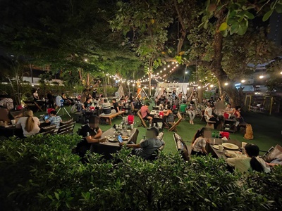 ติดต่อสอบถามเพิ่มเติมLINE ID = jib-bangbarLINE ID = aekbangbarโทร 086-110-1667#เปิดขายหุ้น ร้านอาหาร & Cafe  #ใจกลางเมืองปากน้ำ #สมุทรปราการ ใกล้BTSปากน้ำ  แหล่งชุมชน คนพลุกพล่าน พื้นที่3.5ไร่ ติดถนนใหญ่ #เปิดขายหุ้น หุ้นละ 30,000บาท  ขอเริ่มต้นที่ 10% = 300,000 บาท นะครับ เอาชื่อเข้ากรรมการบริษัทได้เลย  บ้านหลังใหญ่2ชั้น มีโซนสระน้ำ โซนสวนขนาดใหญ่โซนห้องแอร์ โซนบาร์ค็อกเทล ห้องคาราโอเกะใหญ่ 2 ห้อง รองรับได้ 