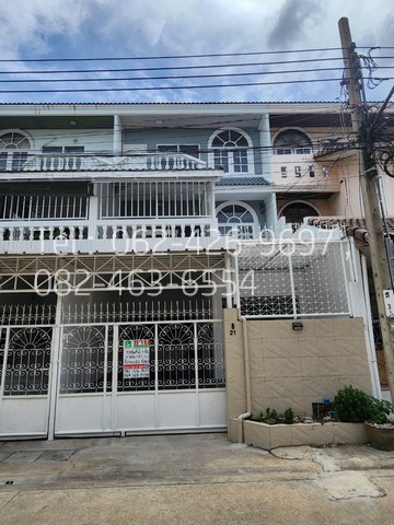 สอบถามเพิ่มเติม : 062-426-9697 , 082-463-6554ขาย ทาวน์โฮม 3 ชั้น จรัญ63 ใกล้ MRT บางยี่ขัน 4 นอน 3 น้ำ 25 ตรว รีโนเวทใหม่ทั้งหลังพื้นที่ 25 ตรว (ต่อเติมเต็มพื้นที่)4 นอน | 3 น้ำ | 1 จอดรถห้องนอน-4 ห้องนอนใหญ่-มีแอร์ + ตู้บิ้วอิน-ขัดพื้นเคลือบเงาพื้นอย่างดีห้องน้ำ-เปลี่ยนสุขภัณฑ์ใหม่-ปูกระเบื้องใหม่-มีเครื่องทำน้ำอุ่นห้องครัว-ลงเสาเข็ม-ปูเมทัลชีท-มีช่องระบายอากาศ และช่องแสง-เครื่องดูดควัน-เค