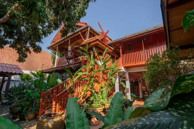 บ้านพักตากอากาศ ไม้สักทอง 2 ชั้น ท่าวังตาล สารภี