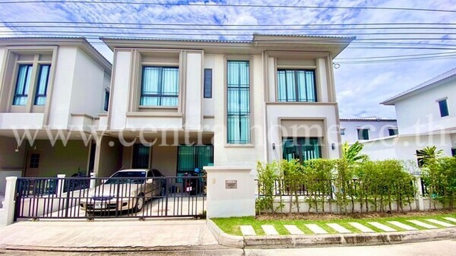 รหัสทรัพย์  5314บ้านแฝด Grande Pleno ราชพฤกษ์ ที่ตั้ง : ตำบลอ้อมเกร็ด อำเภอปากเกร็ด จังหวัดนนทบุรี 11120รายละเอียดทรัพย์ - บ้านแฝด 2 ชั้น, ขนาดพื้นที่ 43.2 ตารางวา, พื้นที่ใช้สอย 149.19 ตารางเมตร- 3 ห้องนอน, 4 ห้องน้ำ, 1 ห้องครัว, 2 ที่จอดรถ- ผ้าม่านคุณภาพดีทั้งหลัง- แอร์ 4 ตัว- เฟอร์นิเจอร์ Built-in- ต่อเติมกันสาดด้านนอกตรงห้องครัวสิ่งอำนวยความสะดวก- เจ้าหน้าที่รักษาค