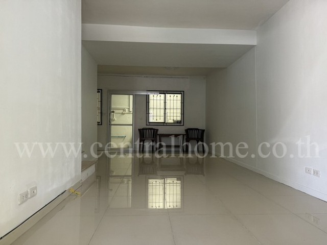 P2 ทาวน์โฮม พฤกษาวิลล์ 65/1 ศรีสมาน ถนนเมน ปากเกร็ด