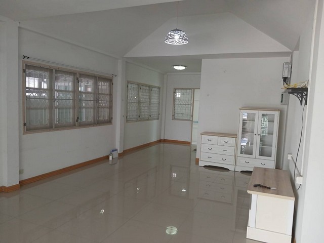 ขายด่วนบ้านสวย74 ตร.วา หมู่บ้านชลชื่น ต.เสม็ด อ.เมืองชลบุรี   ZJ119