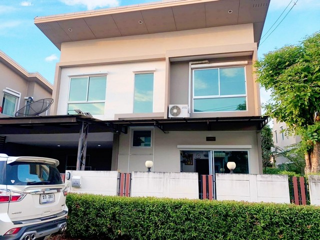 #บ้านดีบ้านสวยชลบุรีบ้านแฝดคาซ่าแกรนด์มิตรสัมพันธ์​#บ้านแฝด2ชั้นสไตล์บ้านเดี่ยว????หมู่บ้านคาซ่าแกรนด์ มิตรสัมพันธ์ ต.บ้านปึกชลบุรี​ ????ใกล้ทัศนาการ์เด้นบ้านแฝด​ 2​ ชั้น​   36.2 ตรว​4 นอน 3 น้ำ 2 จอดรถสภาพดีน่าอยู่????ราคา​   3.3​  ลบฟรีโอนฟรี​จำนอง​(ภายใน​ปี​ 2567)???? ต่อเติมหลังคาจอดรถ???? ต่อเติมหลังคาหลังบ้าน????แถมชั้นวางทีวี โต๊ะรับประทานอาหาร???? แถมแอร์ 4 ตัว ????แทงค์น้ำขนา